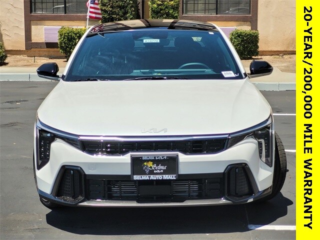 2025 Kia K4 GT-Line Turbo photo 2