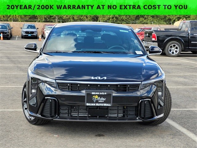 2025 Kia K4 GT-Line photo 2