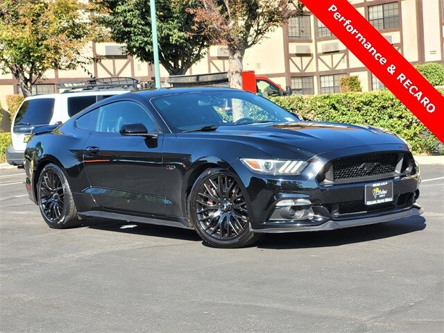 2016 Ford Mustang GT photo 2