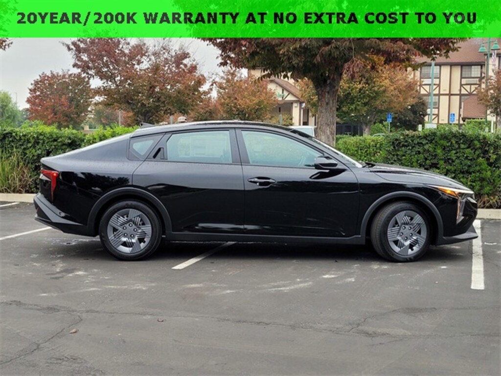 New 2025 Kia K4 LX Sedan