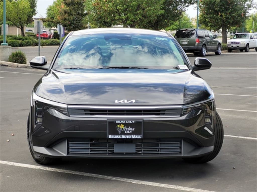 New 2025 Kia K4 LX Sedan