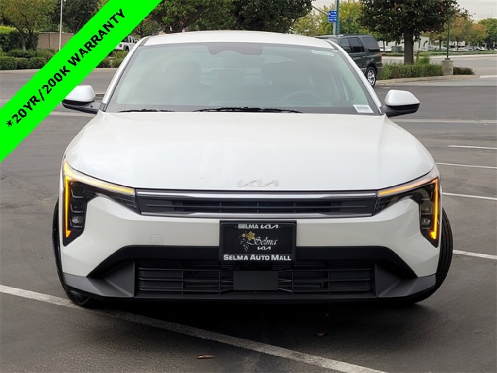 New 2025 Kia K4 LXS Sedan