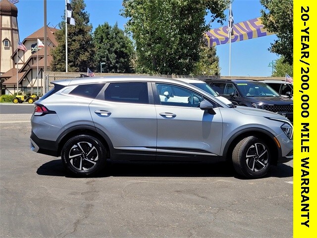 2025 Kia Sportage Hybrid LX photo 3
