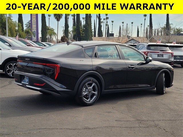 2025 Kia K4 LXS photo 4
