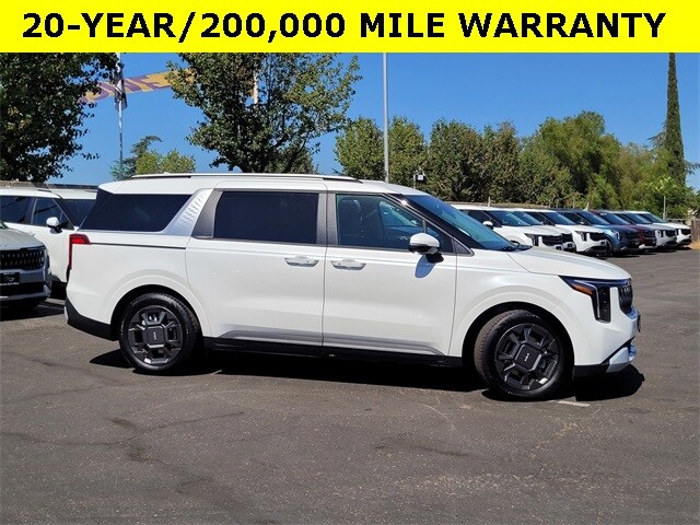 2026 Kia Carnival EX photo 3
