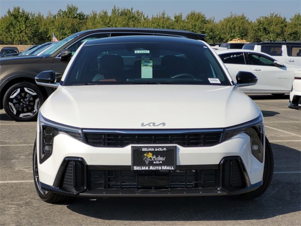 New 2025 Kia K4 GT-Line Sedan