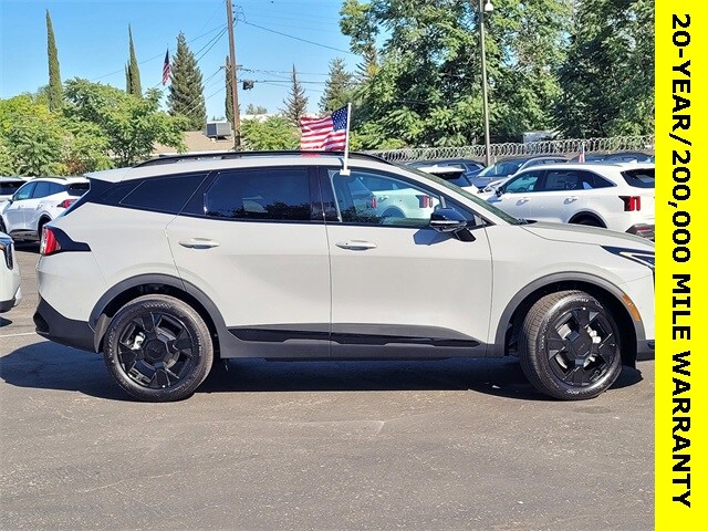 2026 Kia Sportage X-Line photo 2
