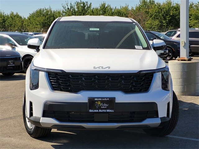 2026 Kia Sorento LX photo 2