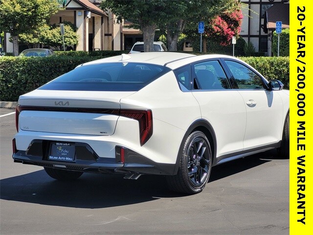 2025 Kia K4 GT-Line Turbo photo 4