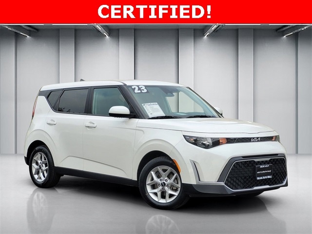 2023 Kia Soul LX's photo