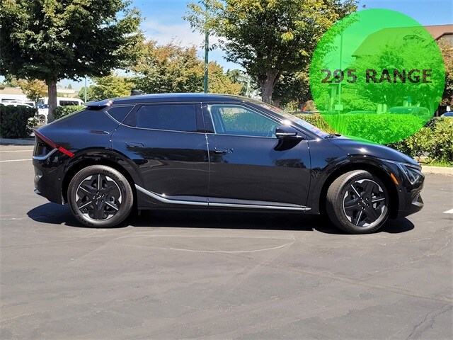 2025 Kia EV6 Wind photo 2