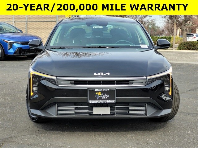 2025 Kia K4 LXS photo 2