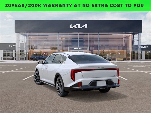 2025 Kia K4 GT-Line photo 3