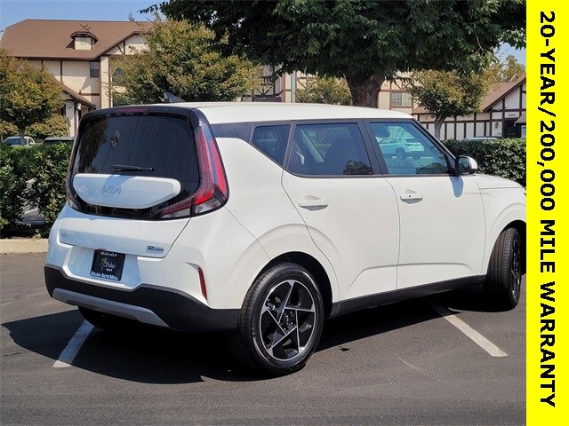 2025 Kia Soul EX photo 2