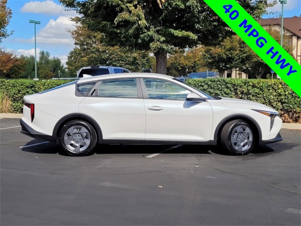 New 2025 Kia K4 LX Sedan