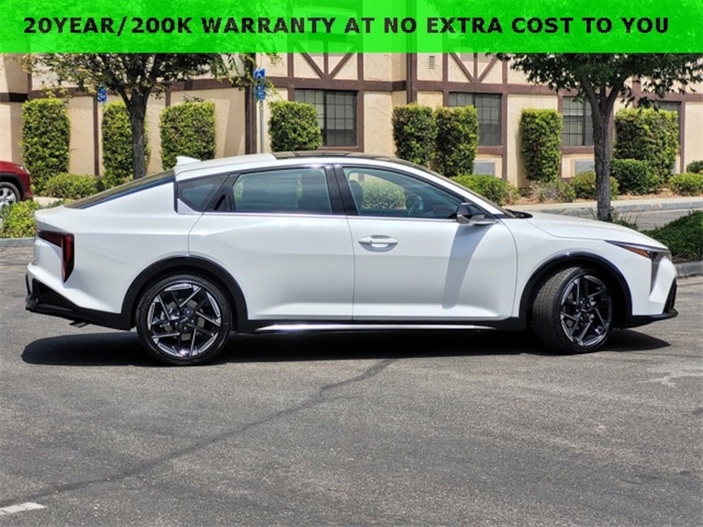 New 2025 Kia K4 GT-Line Sedan