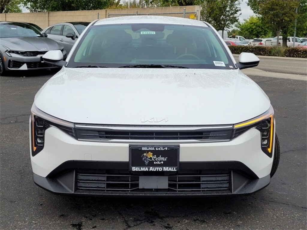 New 2025 Kia K4 LXS Sedan