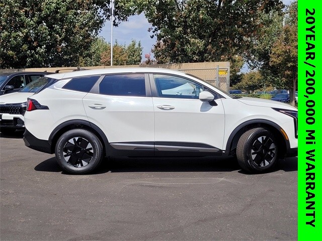 2026 Kia Sportage Hybrid LX photo 3
