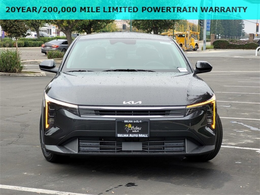 New 2025 Kia K4 LXS Sedan