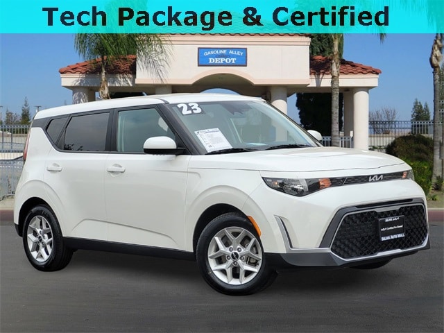 2023 Kia Soul LX's photo