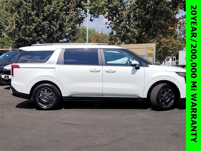 2026 Kia Carnival EX photo 3