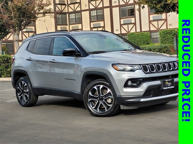 2023 Jeep Compass Limited photo 2