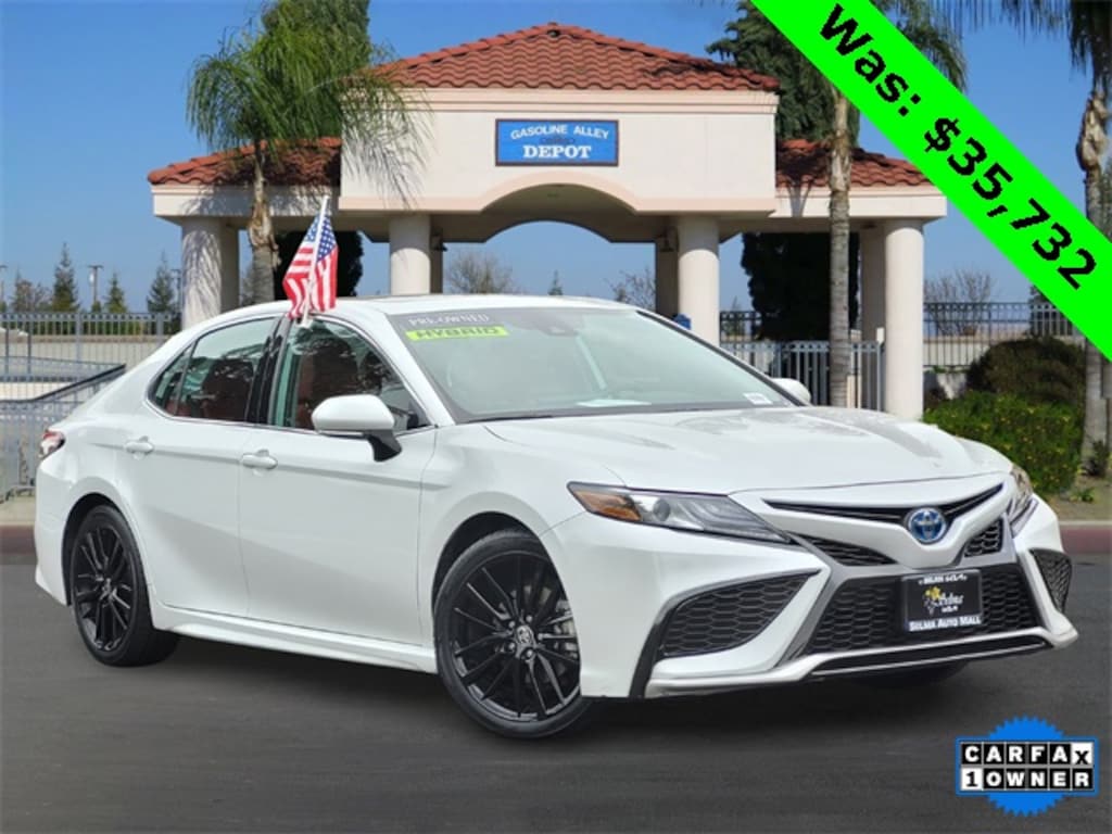 Used 2024 Toyota Camry Hybrid XSE Sedan