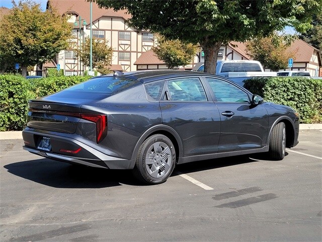 2025 Kia K4 LX photo 2