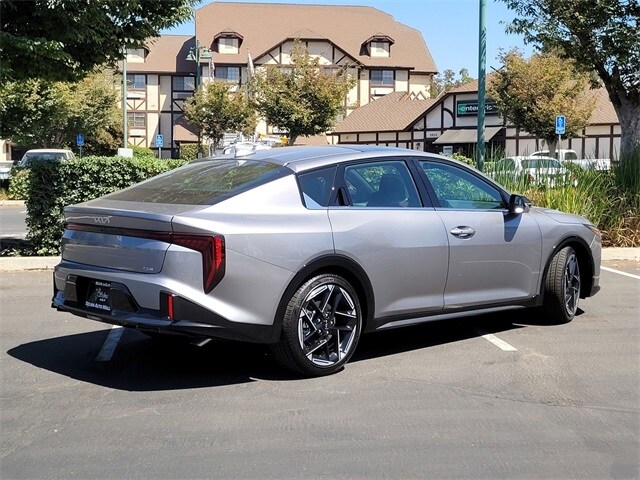 2025 Kia K4 GT-Line photo 4