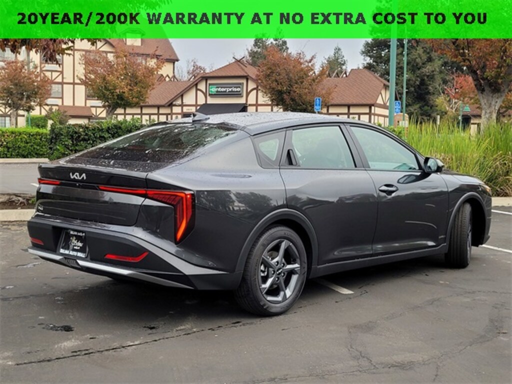 New 2025 Kia K4 LXS Sedan