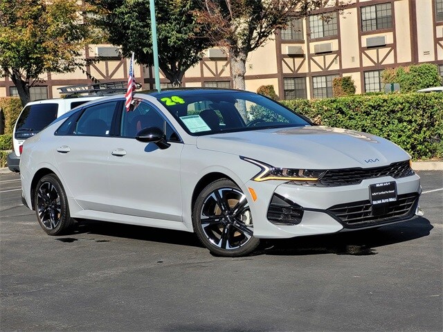 2024 Kia K5 GT-Line photo 2