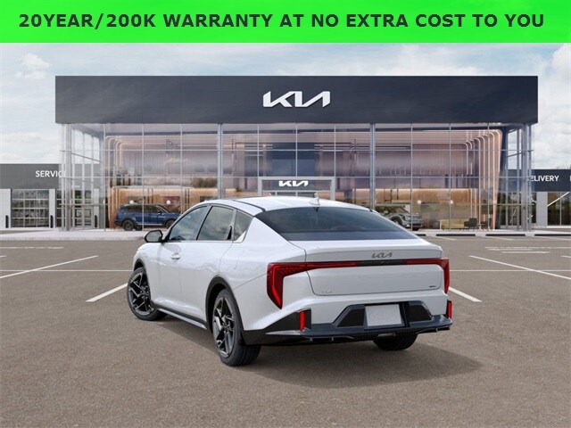 2025 Kia K4 GT-Line photo 4