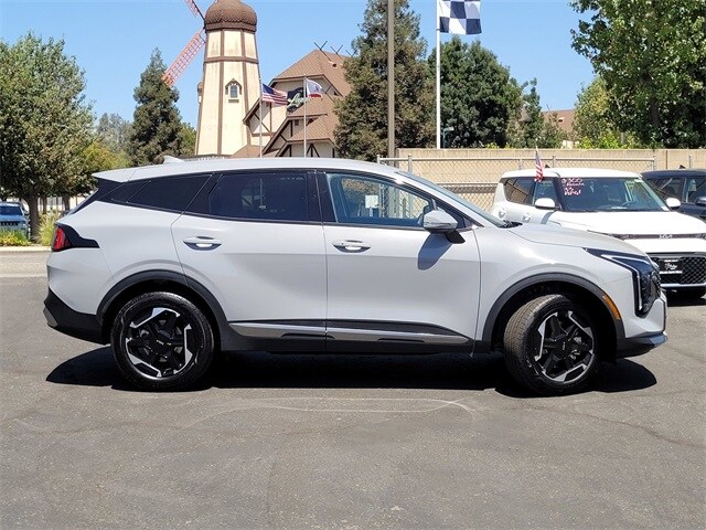 2026 Kia Sportage Hybrid S photo 2