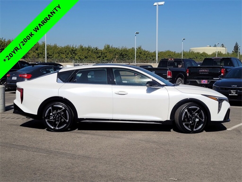 New 2025 Kia K4 GT-Line Sedan