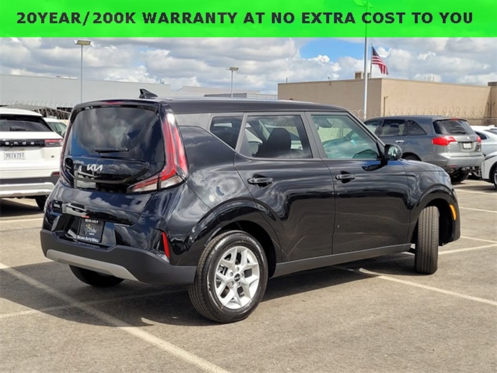 New 2025 Kia Soul LX Hatchback