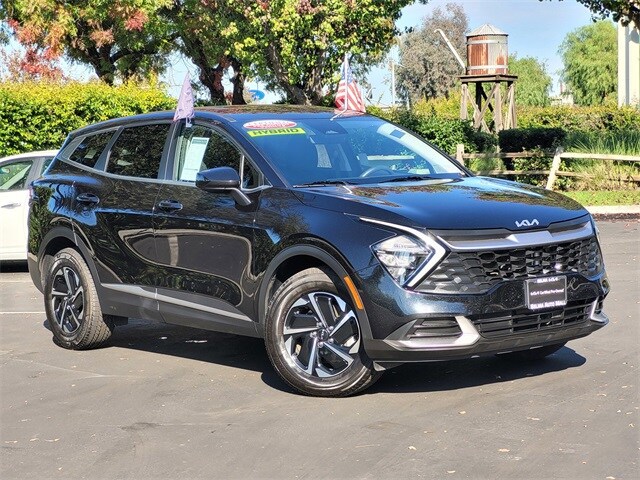 2023 Kia Sportage Hybrid LX photo 2