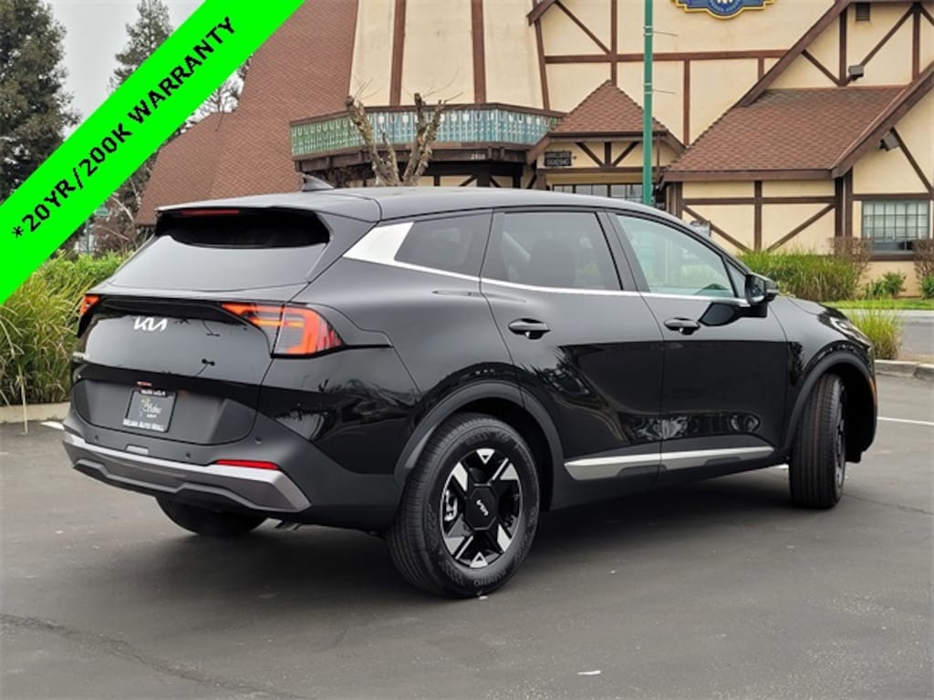 New 2026 Kia Sportage LX SUV