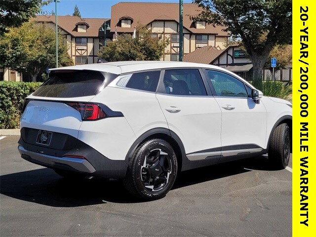 2026 Kia Sportage EX photo 4