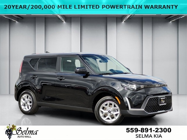 2025 Kia Soul LX's photo