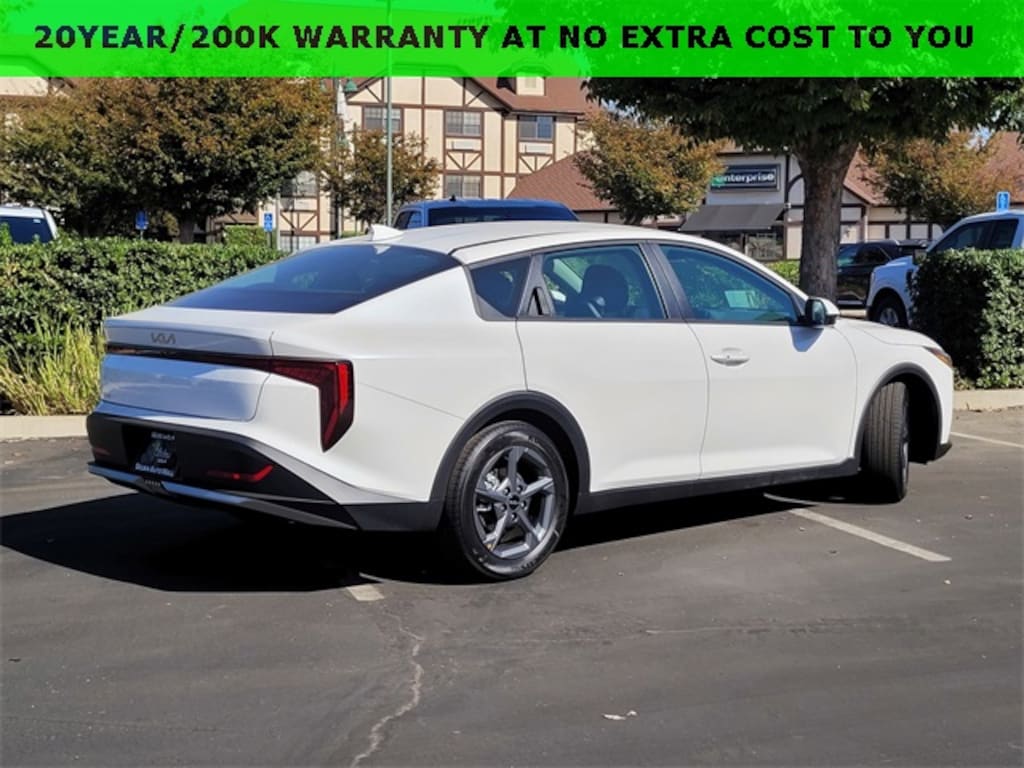 New 2025 Kia K4 LXS Sedan