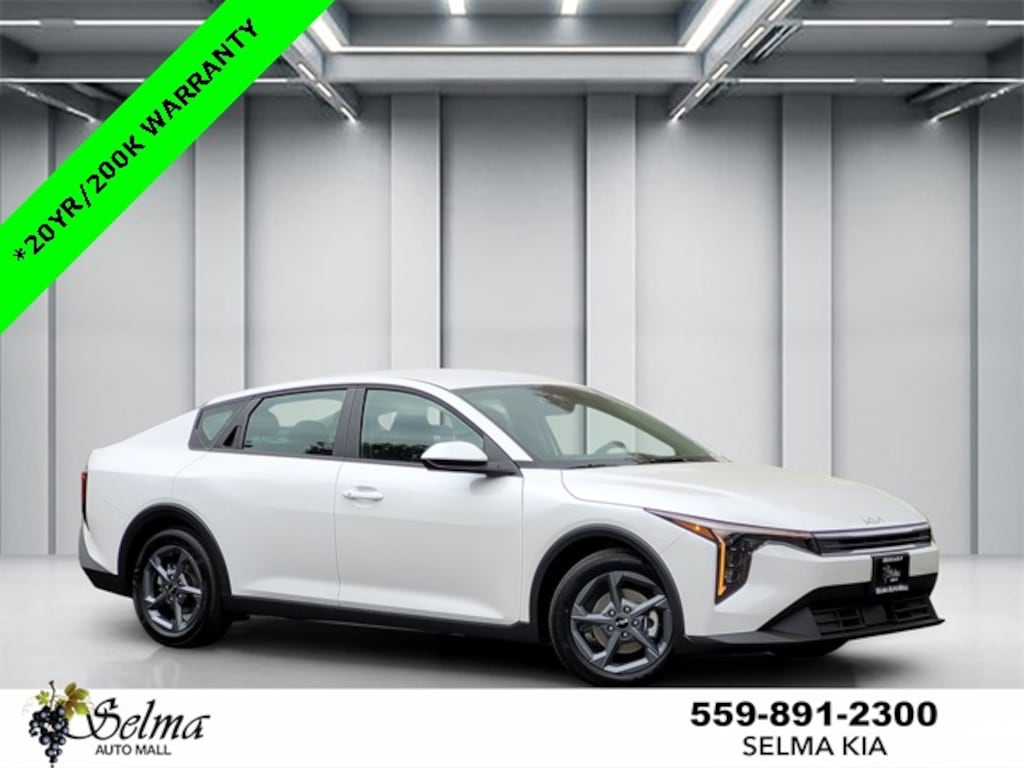 New 2025 Kia K4 LXS Sedan