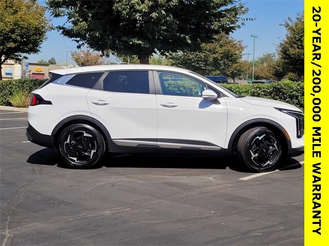 2026 Kia Sportage EX photo 3