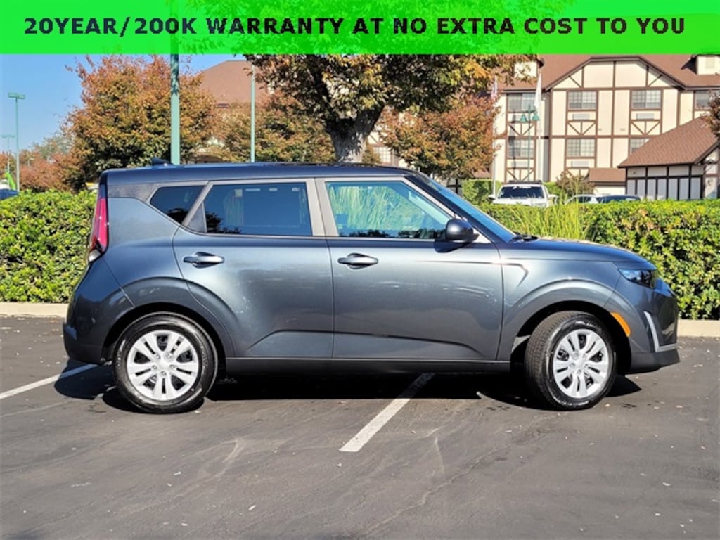 New 2025 Kia Soul LX Hatchback