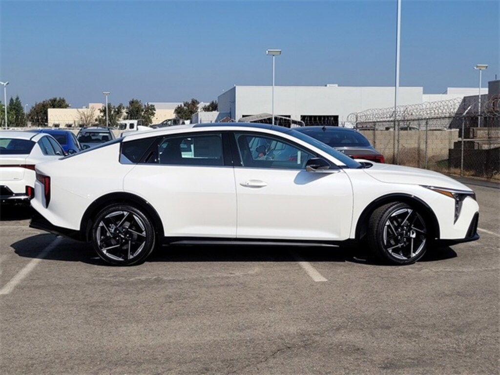 New 2025 Kia K4 GT-Line Sedan