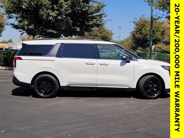 2026 Kia Carnival SX Prestige photo 3