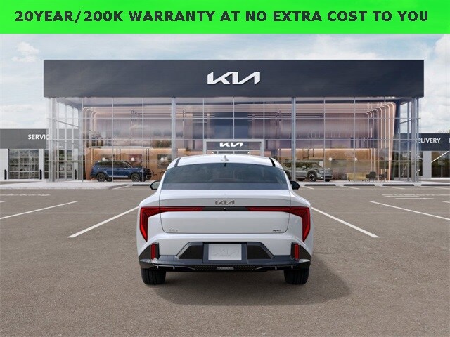 2025 Kia K4 GT-Line photo 3