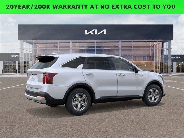 2026 Kia Sorento LX photo 4