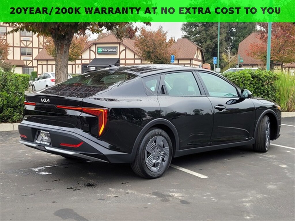 New 2025 Kia K4 LX Sedan