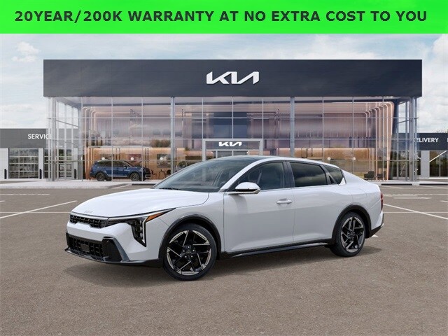 2025 Kia K4 GT-Line photo 3