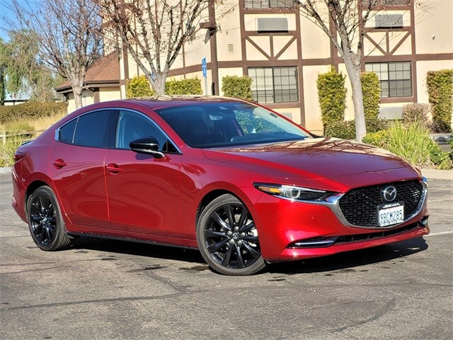 2022 Mazda Mazda3 Premium Plus photo 2